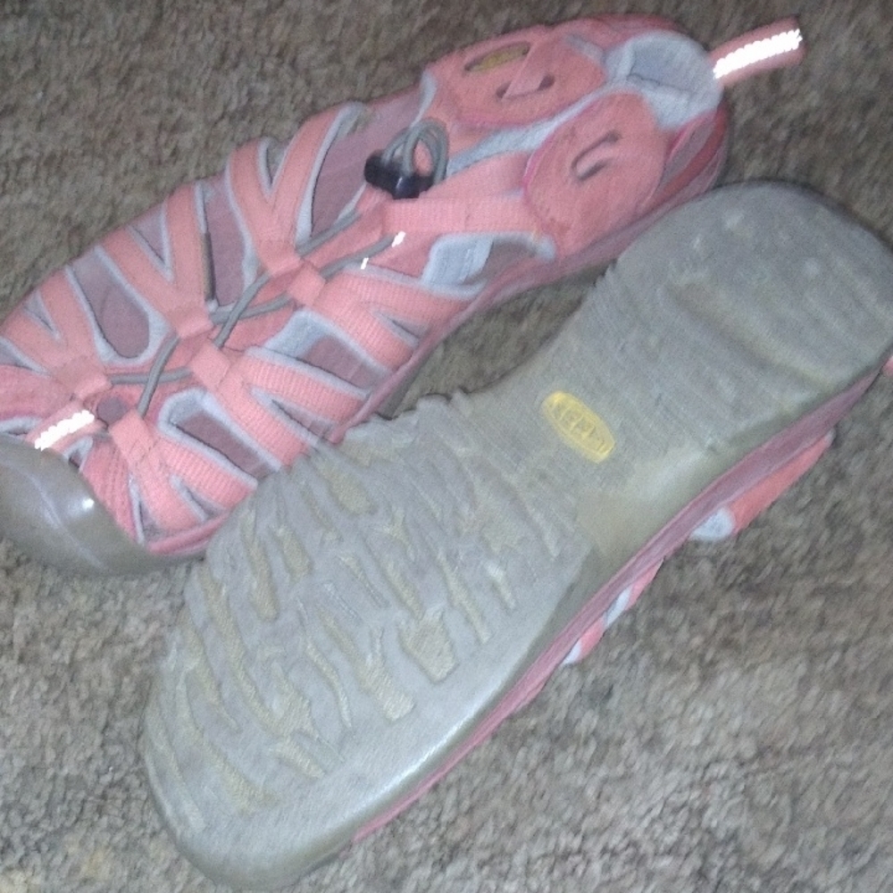 Coral Outdoor Sandals with Adjustable Straps - Picture 3 of 6
